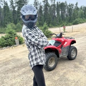 Meet your Posher, Emmy-lee